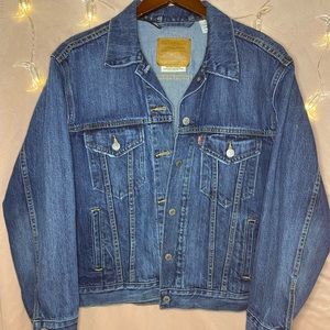 ☁️NWOT Premium Denium Levi’s Jean Jacket